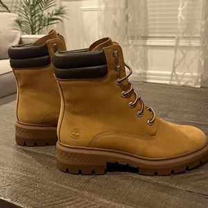 NWT - Timberland Cortina Valley 6” Waterproof Boots